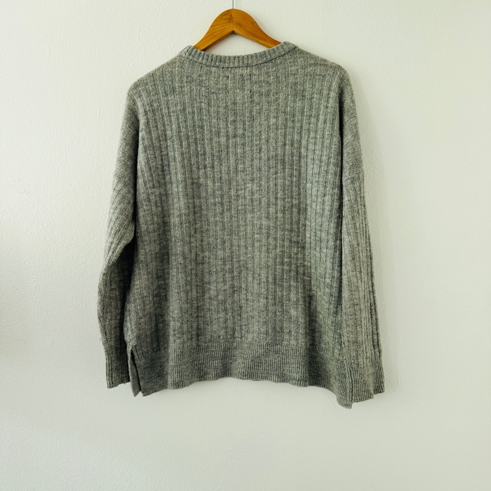 Abercrombie & Fitch Gray Sweater - Picture 3 of 4
